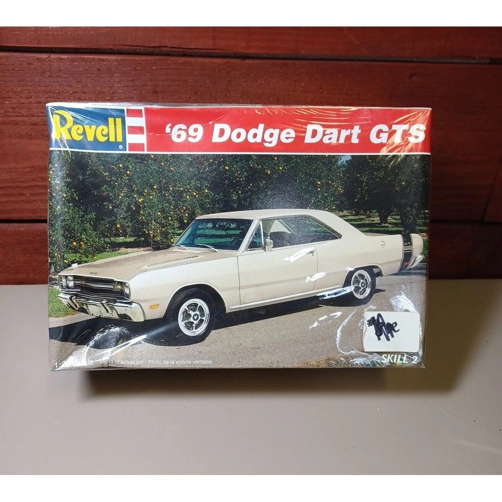 Revell 7603 1/25 Scale '69 Dodge Dart GTS Plastic Model Kit